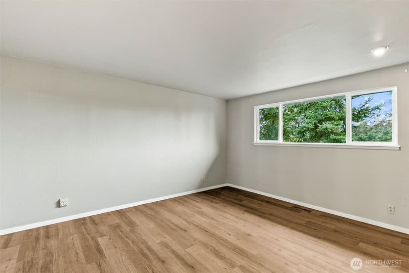 Property photo for 15862 36th Avenue NE, Seattle photo 11