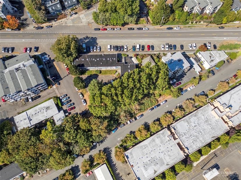 Property photo for 2600 Thorndyke Avenue W, Seattle photo 3