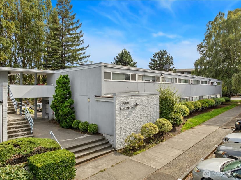 Property photo for 2600 Thorndyke Avenue W, Seattle photo 4
