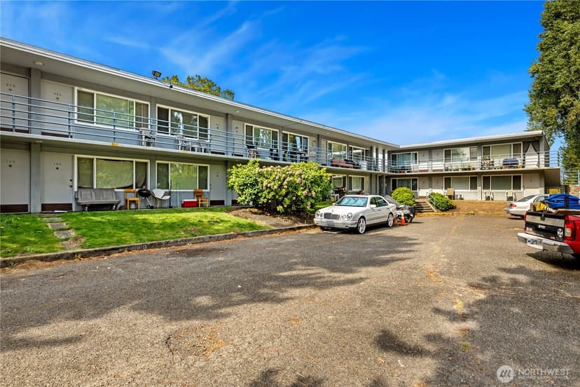 Property photo for 2600 Thorndyke Avenue W, Seattle photo 10