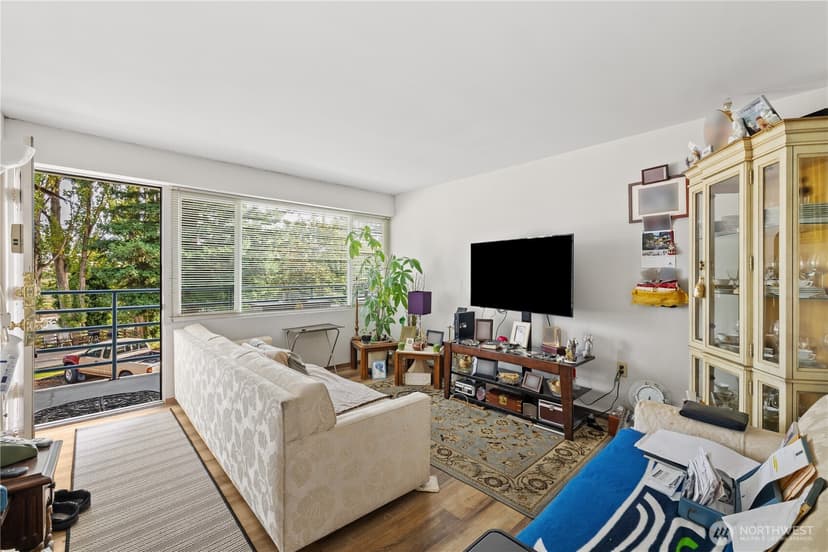 Property photo for 2600 Thorndyke Avenue W, Seattle photo 11