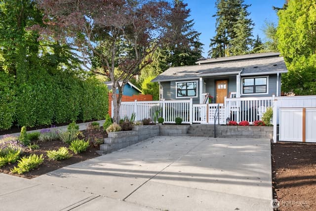 Property photo for 346 10th Avenue, Kirkland photo 3