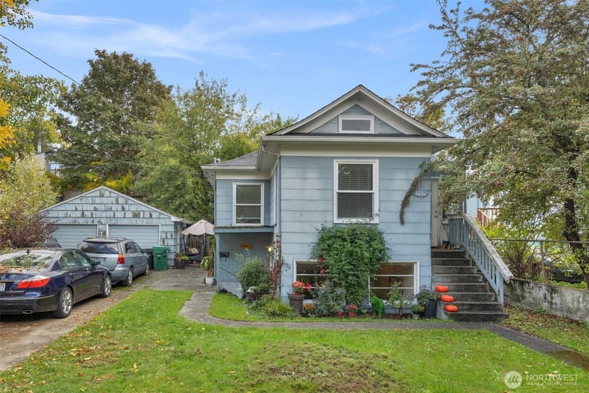 Property photo for 3852 Courtland Place S, Seattle photo 2