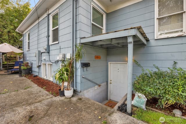 Property photo for 3852 Courtland Place S, Seattle photo 4