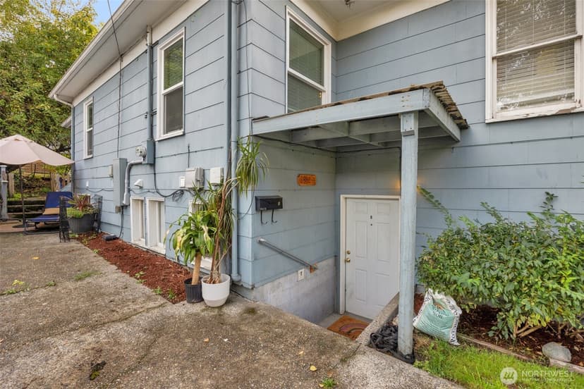 Property photo for 3852 Courtland Place S, Seattle photo 4