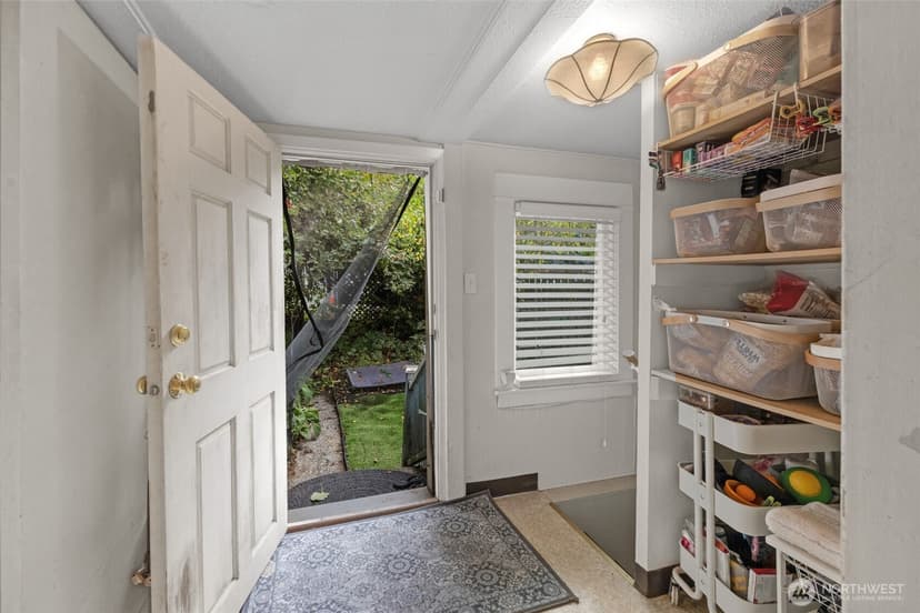 Property photo for 3852 Courtland Place S, Seattle photo 14