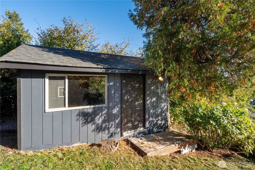 Property photo for 21304 5th Avenue S, Des Moines photo 37