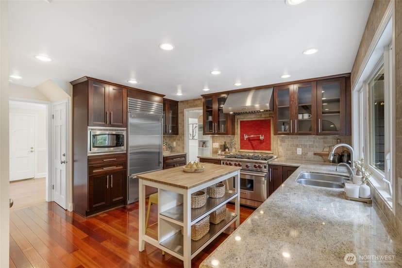 Property photo for 7301 53rd Avenue NE, Seattle photo 10