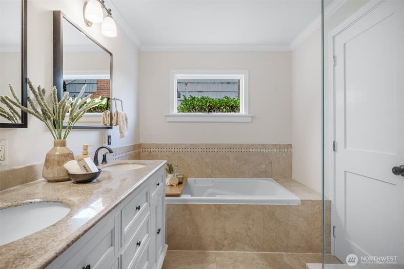 Property photo for 7301 53rd Avenue NE, Seattle photo 18