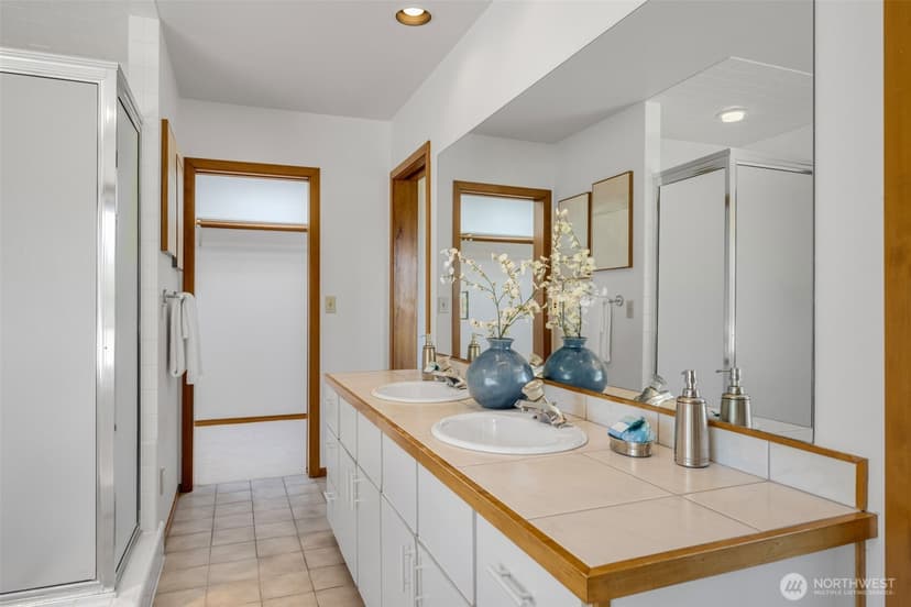 Property photo for 16328 35th Avenue NE, Lake Forest Park photo 32