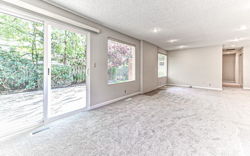 Property photo for 11818 103rd Avenue NE, Kirkland photo 9