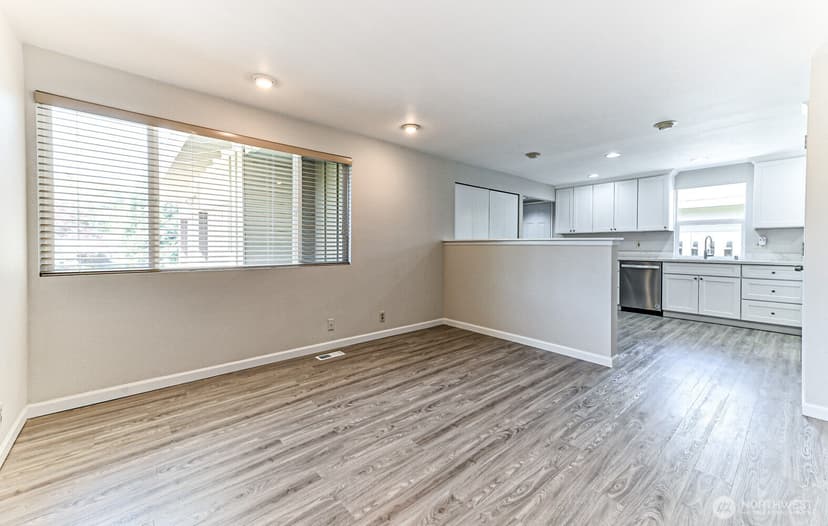 Property photo for 11818 103rd Avenue NE, Kirkland photo 33