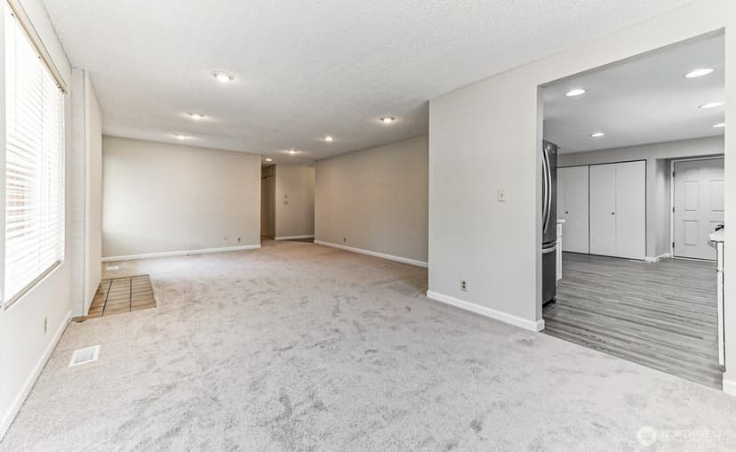 Property photo for 11818 103rd Avenue NE, Kirkland photo 10