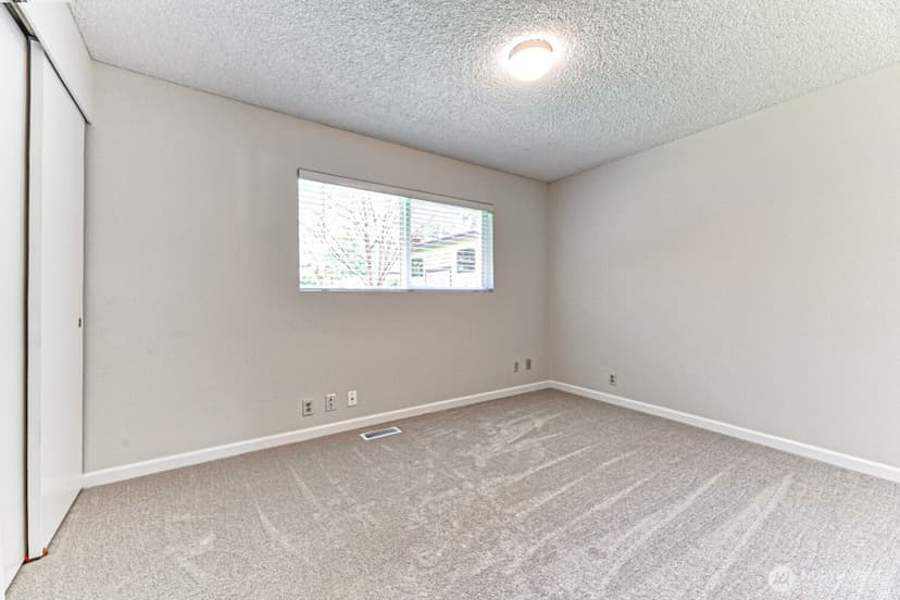 Property photo for 11818 103rd Avenue NE, Kirkland photo 22