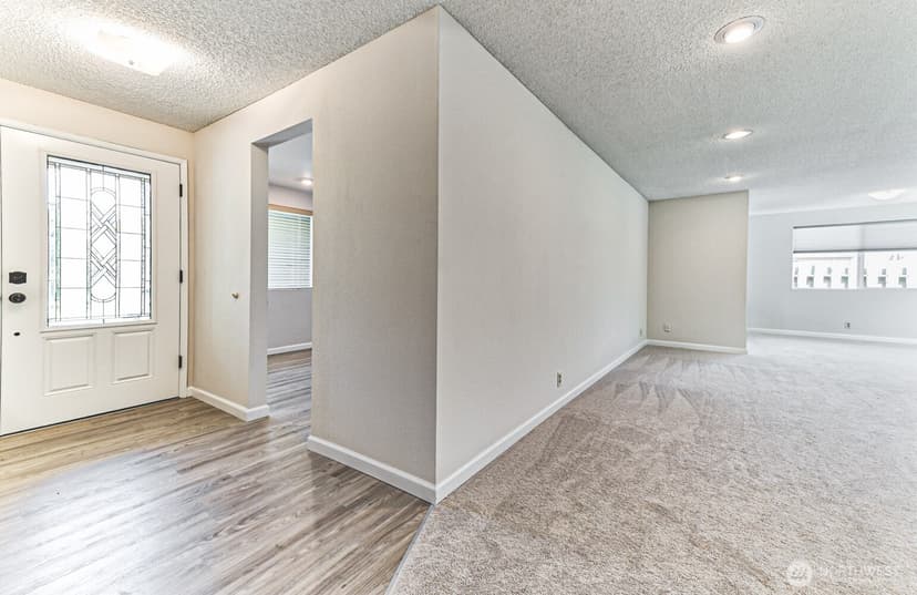 Property photo for 11818 103rd Avenue NE, Kirkland photo 15