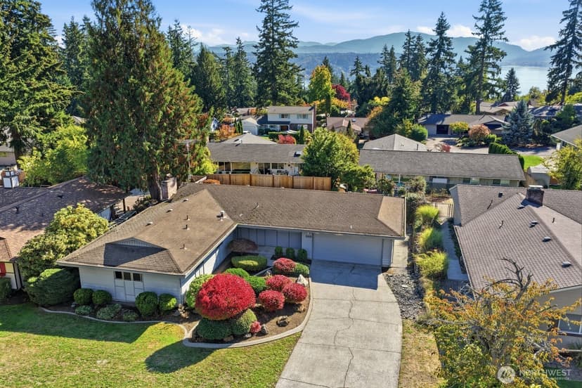 Property photo for 860 170th Place NE, Bellevue photo 3
