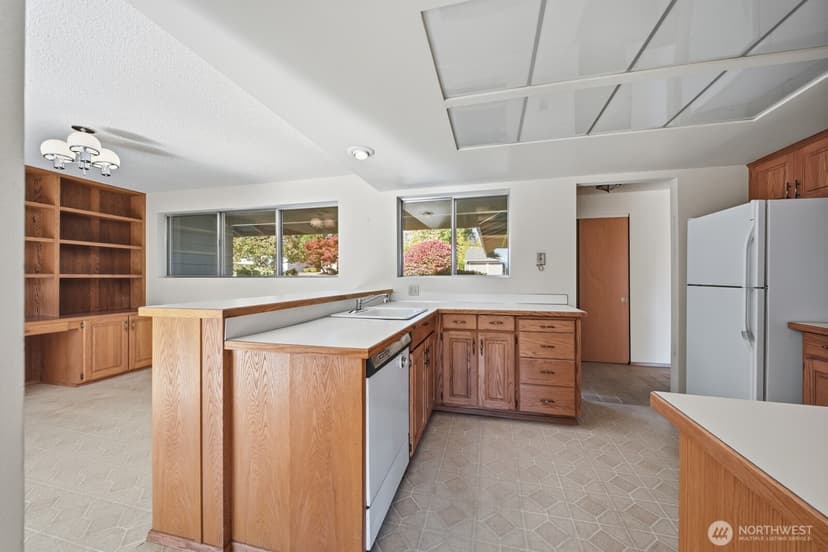 Property photo for 860 170th Place NE, Bellevue photo 16