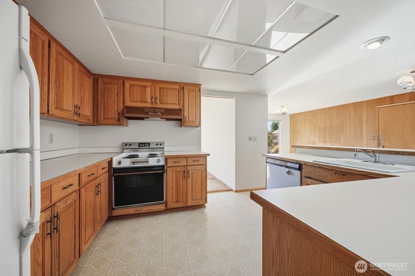 Property photo for 860 170th Place NE, Bellevue photo 14