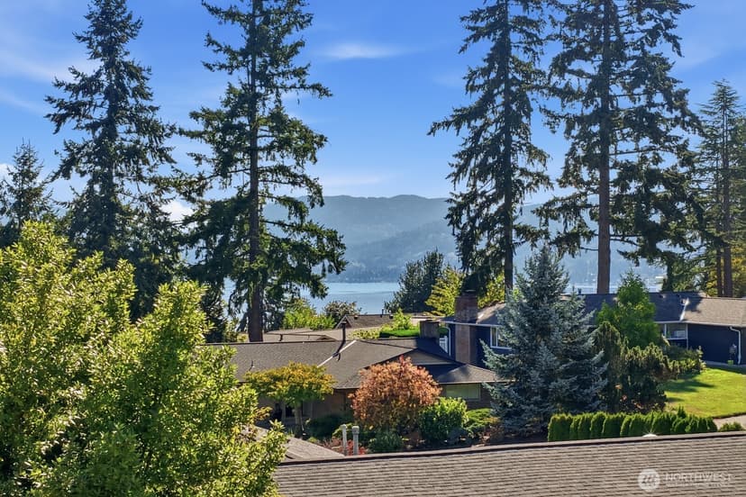 Property photo for 860 170th Place NE, Bellevue photo 2