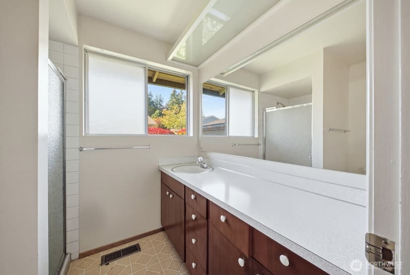 Property photo for 860 170th Place NE, Bellevue photo 20