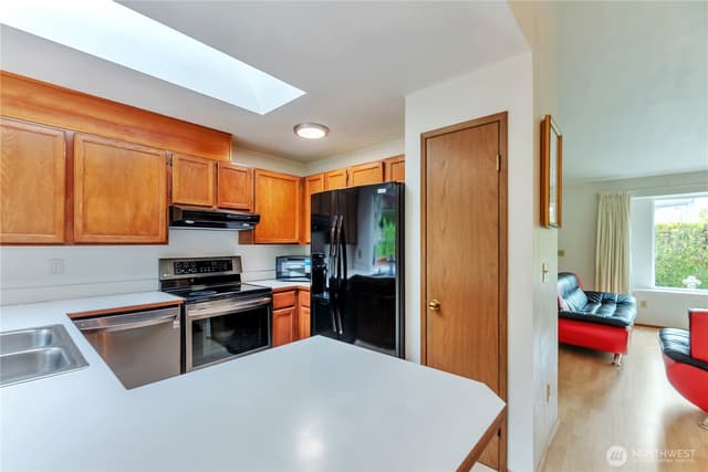 Property photo for 1006 S 23rd Street, Renton photo 5