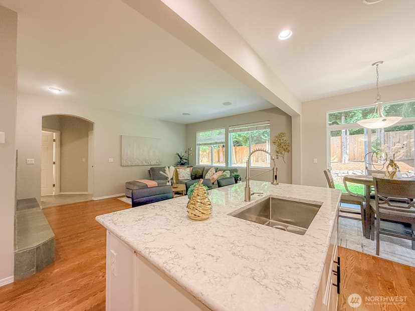 Property photo for 20220 84th Place NE, Bothell photo 6