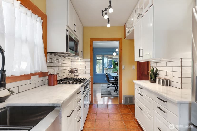 Property photo for 5807 3rd Avenue NW, Seattle photo 9