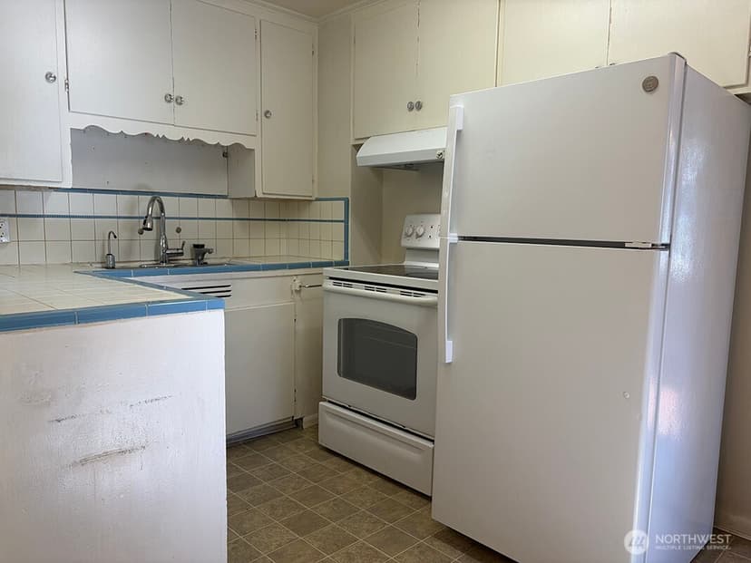 Property photo for 11225 Woodley Avenue S, Seattle photo 3