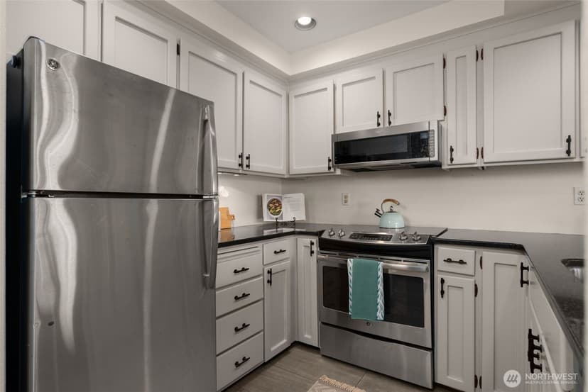 Property photo for 2831 Fourteenth Ave W #2, Seattle photo 9