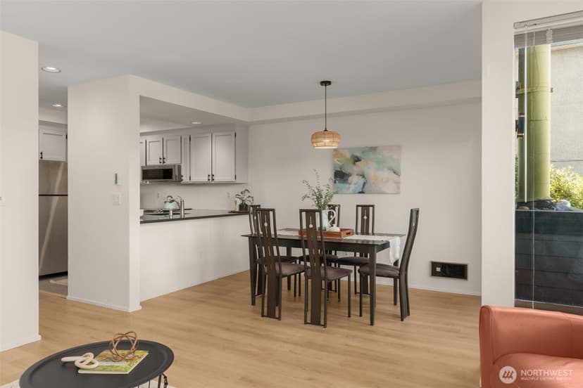 Property photo for 2831 Fourteenth Ave W #2, Seattle photo 7