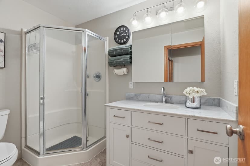 Property photo for 4786 NE 178th Street, Lake Forest Park photo 32