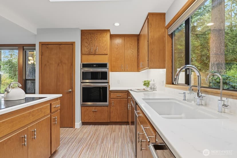 Property photo for 4786 NE 178th Street, Lake Forest Park photo 12