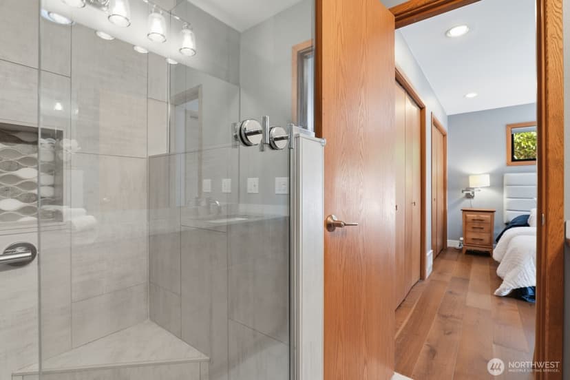 Property photo for 4786 NE 178th Street, Lake Forest Park photo 24