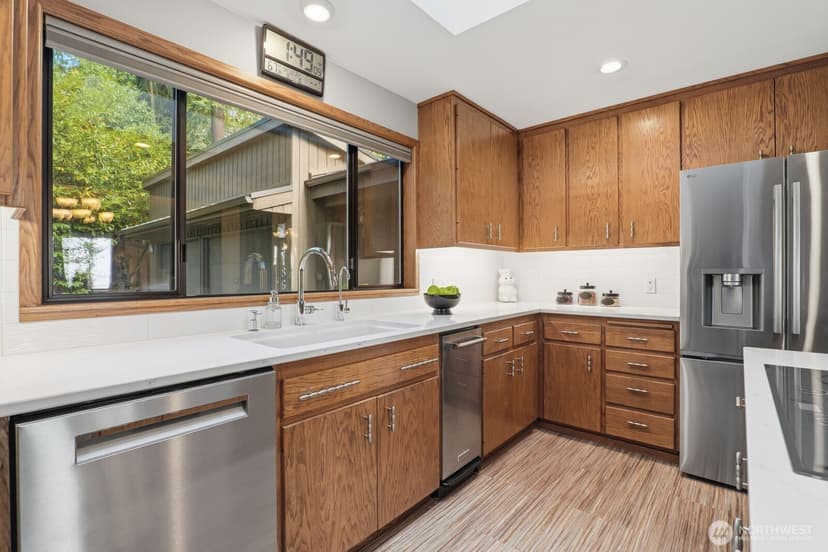 Property photo for 4786 NE 178th Street, Lake Forest Park photo 11