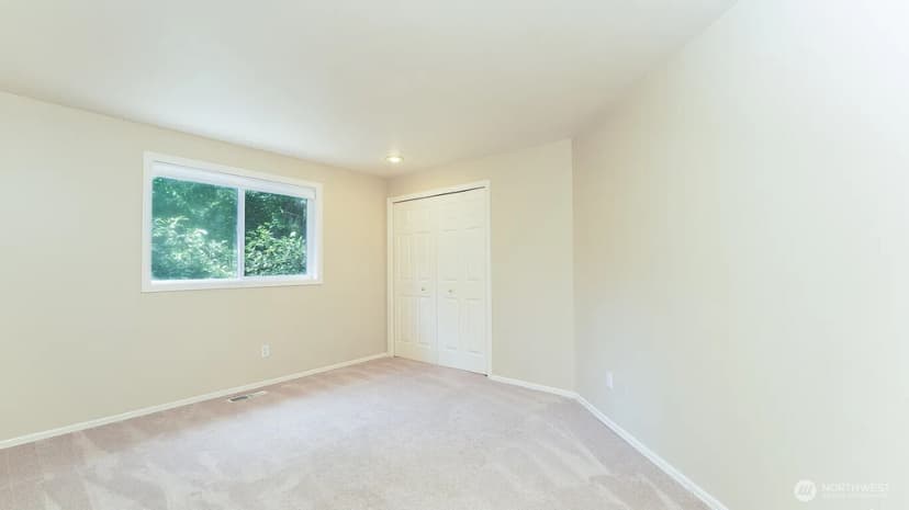 Property photo for 16410 SE 56th Place, Bellevue photo 17