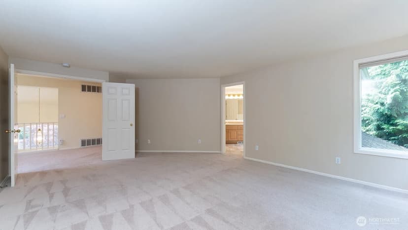 Property photo for 16410 SE 56th Place, Bellevue photo 14
