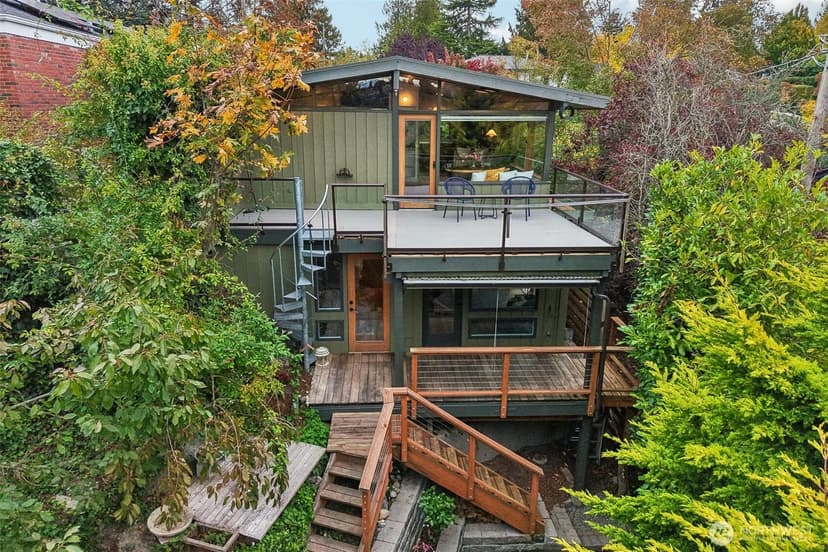 Property photo for 3611 30th Avenue W, Seattle photo 28