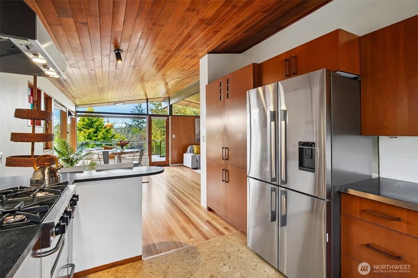 Property photo for 3611 30th Avenue W, Seattle photo 10