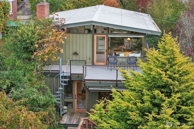 Property photo for 3611 30th Avenue W, Seattle photo 29