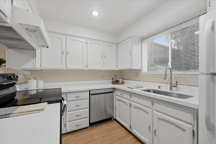 Property photo for 1731 157th Avenue NE #E103, Bellevue photo 6