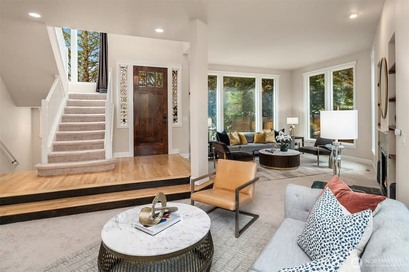 Property photo for 4600 Green Lake Way N, Seattle photo 5