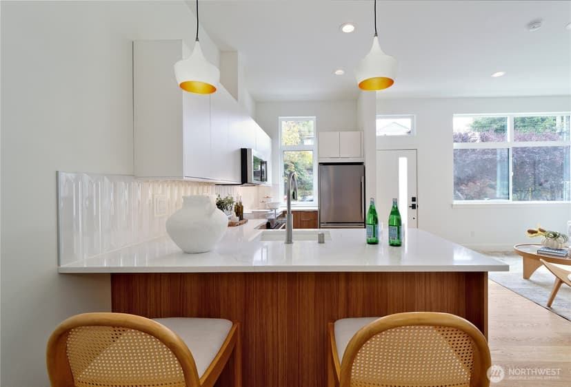 Property photo for 715 15th Avenue #A, Seattle photo 8