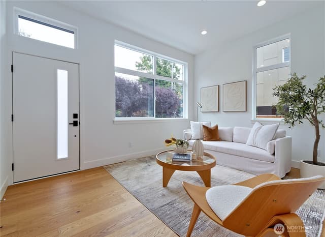 Property photo for 715 15th Avenue #A, Seattle photo 3