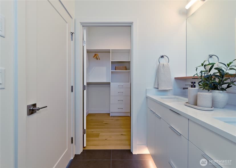 Property photo for 715 15th Avenue #A, Seattle photo 17