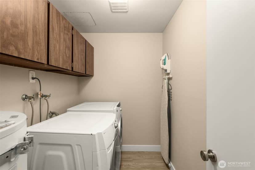 Property photo for 14226 NE 2nd Place #65, Bellevue photo 21