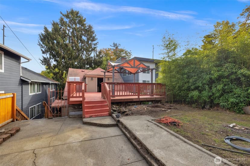 Property photo for 3005 3rd Avenue W, Seattle photo 30