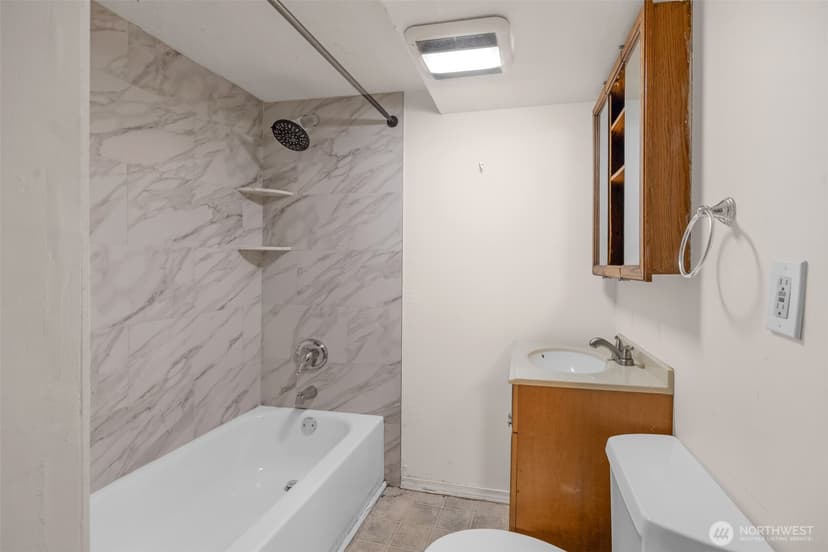 Property photo for 3005 3rd Avenue W, Seattle photo 21