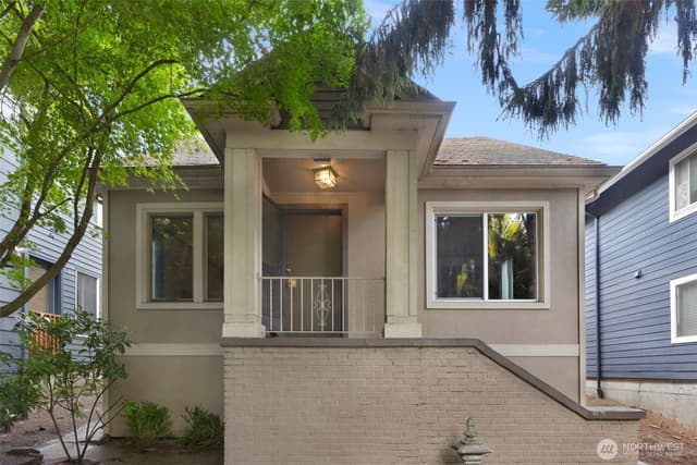 Property photo for 3005 3rd Avenue W, Seattle photo 2