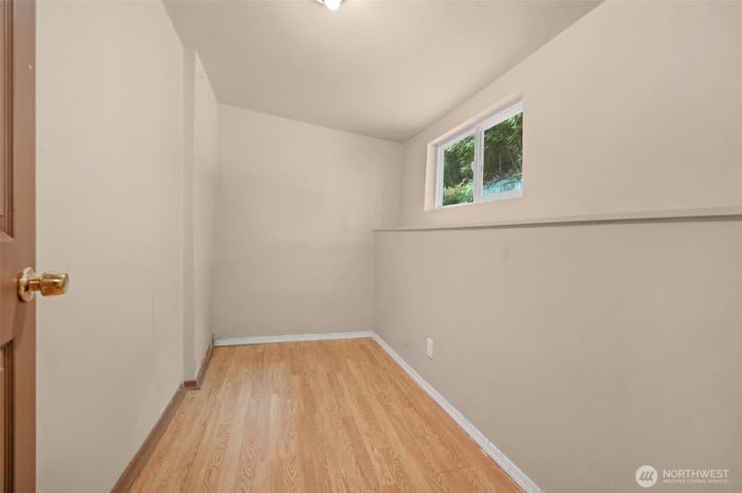 Property photo for 3005 3rd Avenue W, Seattle photo 15
