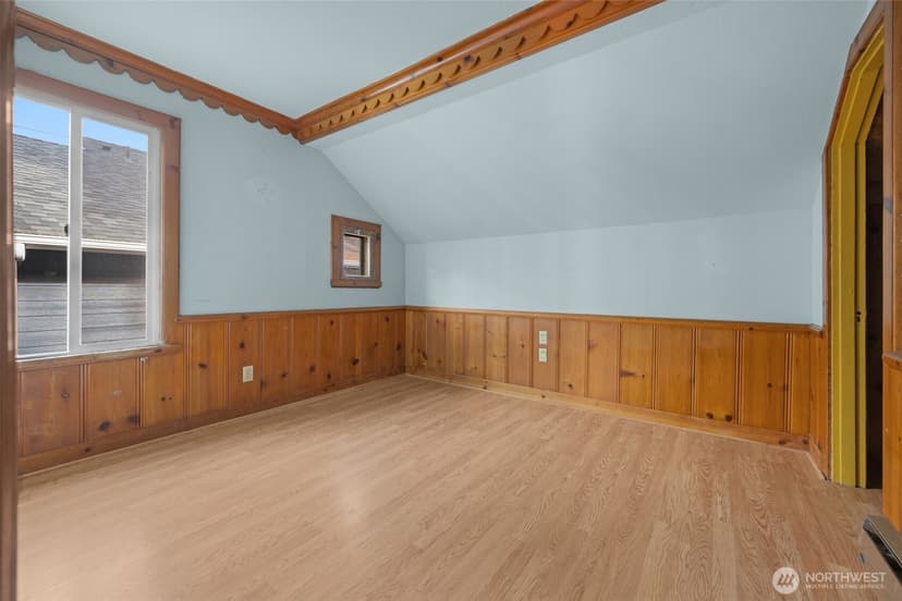 Property photo for 3005 3rd Avenue W, Seattle photo 25